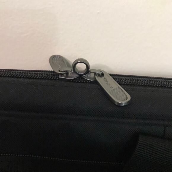 Targus Laptop Bag Black 16" Briefcase Messenger Bag Lockable & Pockets - Picture 7 of 8